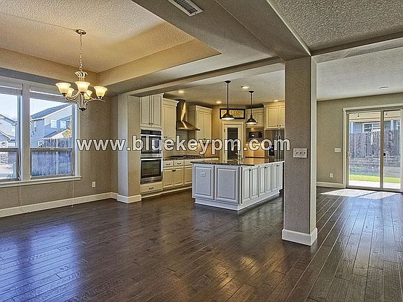 3rd image of 16711 NE 98th St
