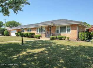 7027 W Grennan Pl, Niles, IL 60714