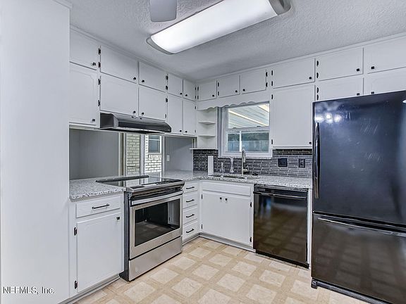3rd image of 8655 Winchester Dr