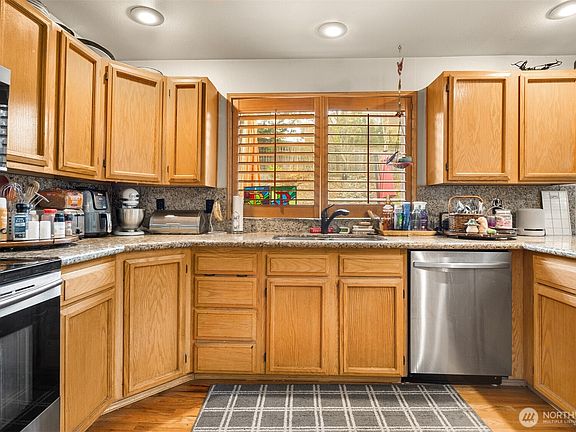 2nd image of 836 SW 345th Street
