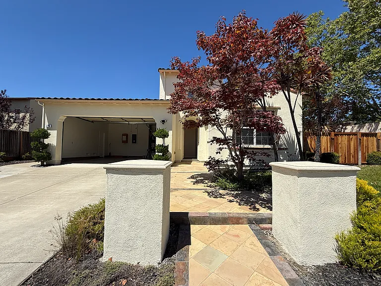 front yard with privacy