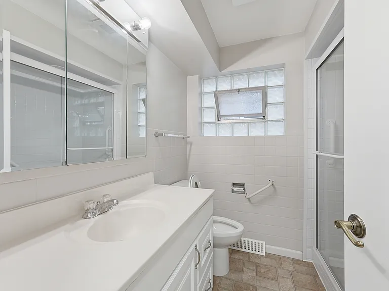 5906 Capulina Ave — Photo 13