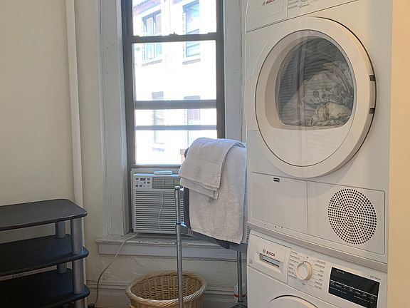 5th image of 8 W 105th St APT 4A