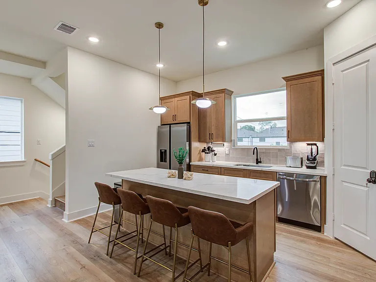 3311 Daphne St — Photo 11
