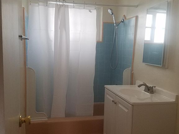 5th image of 120 S Chester Ave APT 2