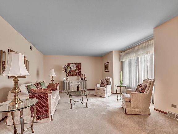 3rd image of 11516 Autobahn Dr W