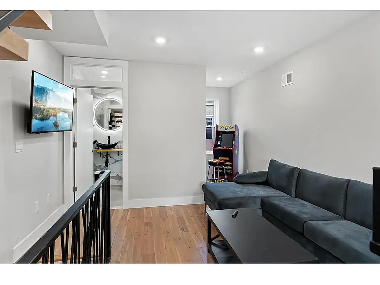 2531 Annin St — Photo 26