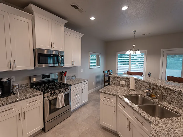 428 N 2860 E — Photo 9