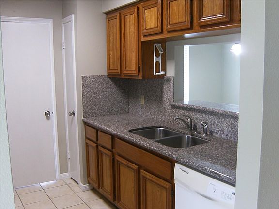 3rd image of 1714 Rebecca Ln
