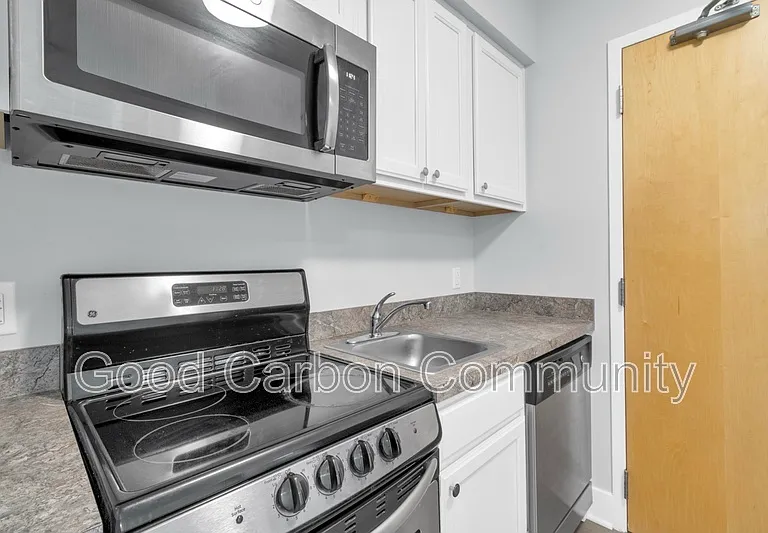 2136 Main St #102 — Photo 4