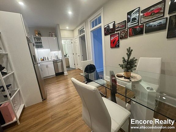 5th image of 808 Beacon St #204