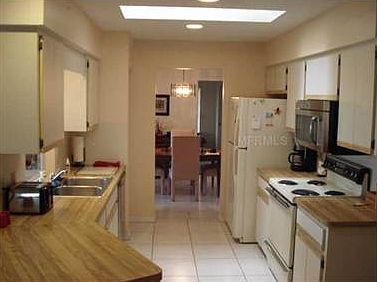 3rd image of 8 Bunker Ct