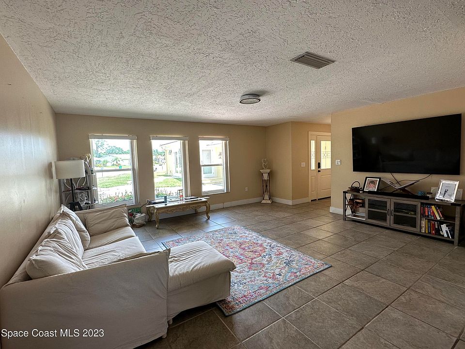 1st image of 4959 Squires Dr