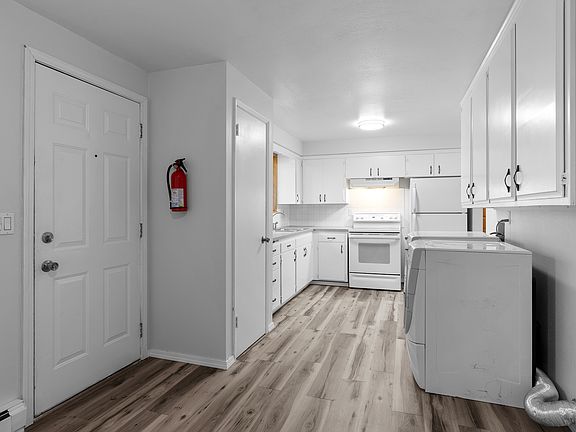 2nd image of 2119 E Columbia Ave #1