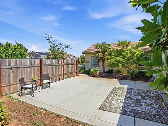 4th image of 2064 Earhart Way