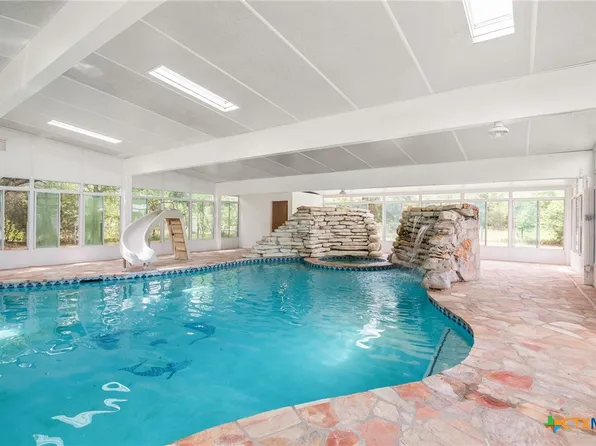 2018 County Road 125, Edna, TX 77957