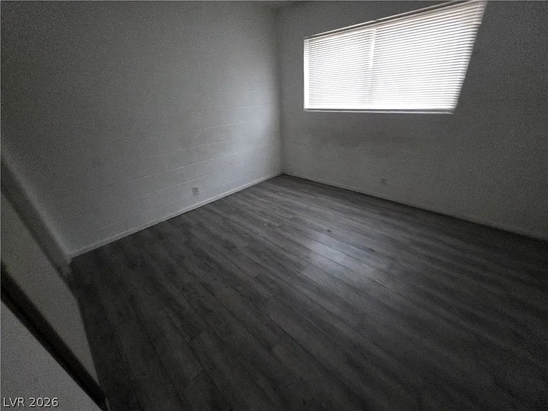 595 S Royal Crest Cir #18 — Photo 2