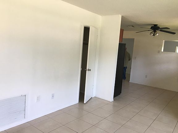 4th image of 3215 Barbara Ln