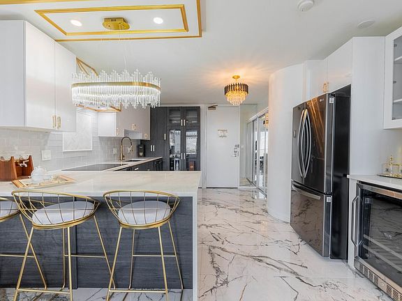 4th image of 505 N Lake Shore Dr APT 2015