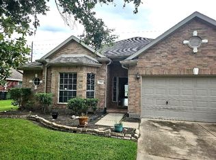 1103 E Hampton Dr, Pearland, TX 77584