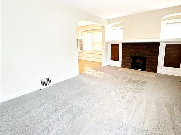 5th image of 501 Columbus St
