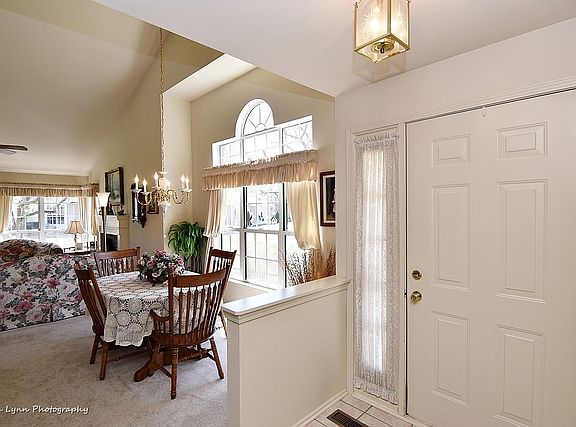 2nd image of 380 Ashford Cir Unit 4