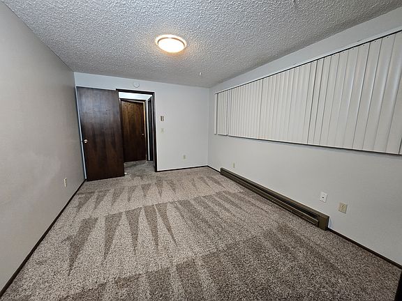 4th image of 909 Grove St APT 2A