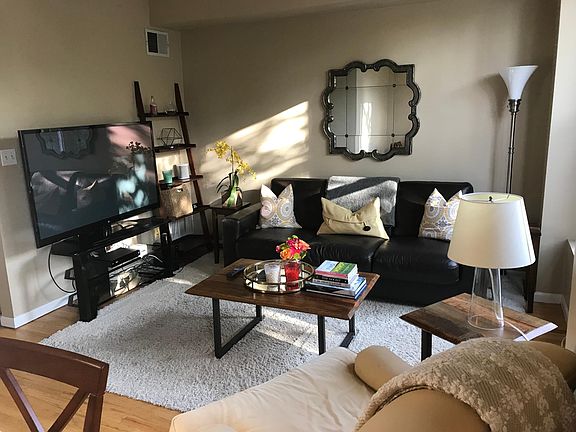 2nd image of 3307 N Southport Ave APT 3F