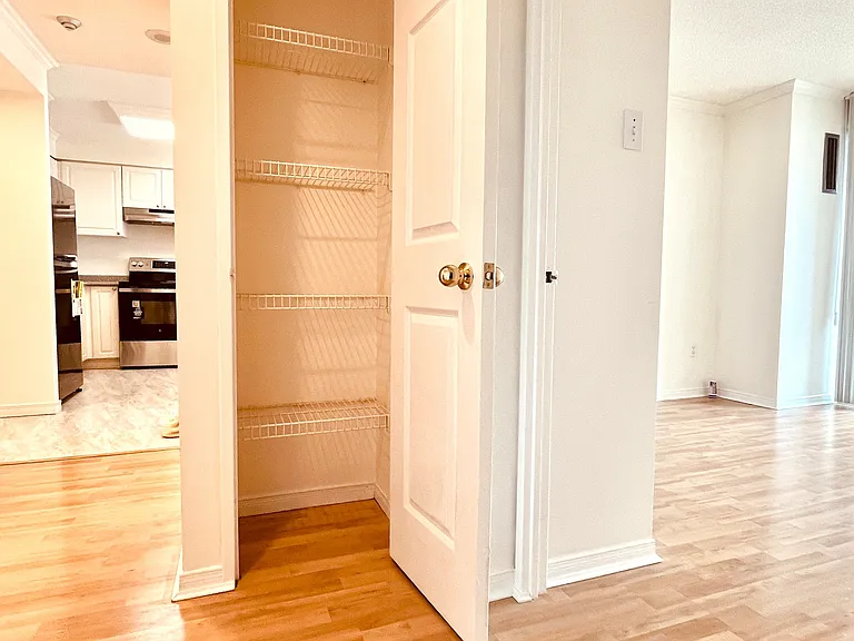 2177 Burnhamthorpe Rd W #1702 — Photo 28