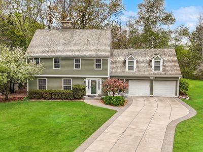 9837 North Auburn COURT, Mequon, WI, 53092