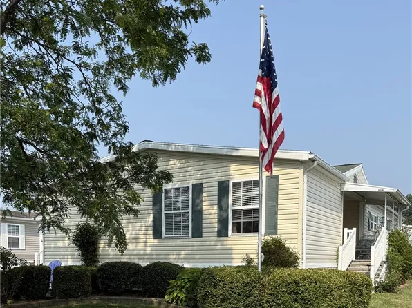 6349 Kims Dr, Victor, NY 14564