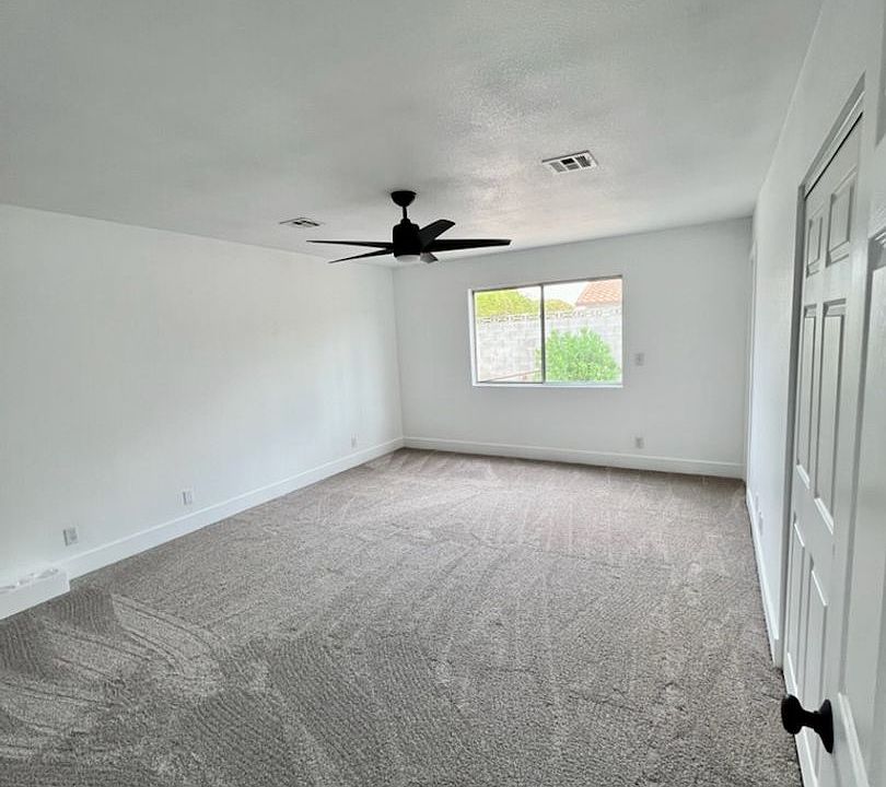 1st image of 340 Clover Glen Ct