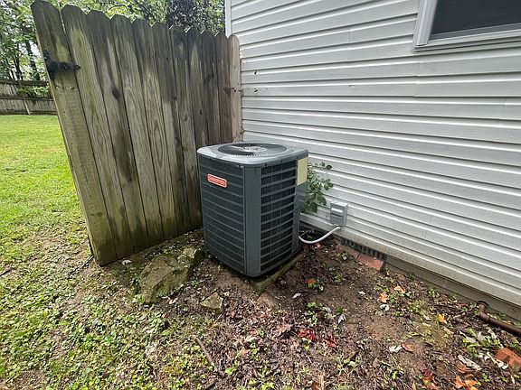 4th image of 1007 W Laurel St
