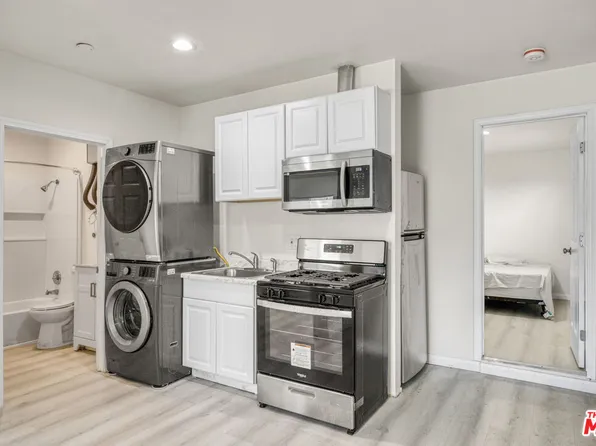 7703 Baird Ave, Reseda, CA