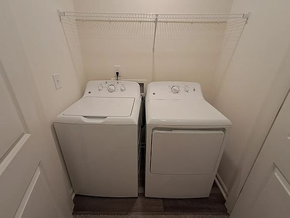 3rd image of 2044 Trailside Dr