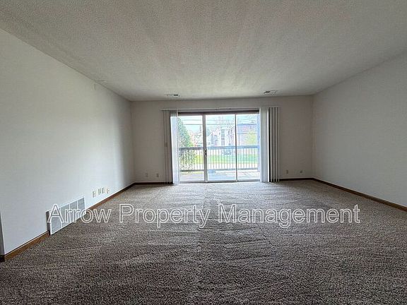 4th image of 3831 S 46th St Unit 5