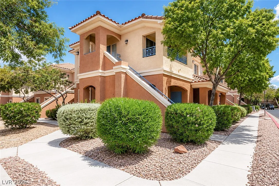2 bed, 2.0 bath, 980 sqft, $1,550 — Photo 1