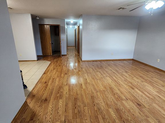 3rd image of 1304 W McAlester Ave