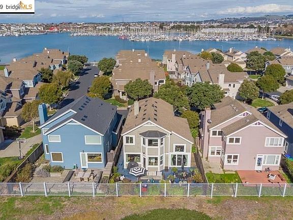 4th image of 19 Harbor View Dr