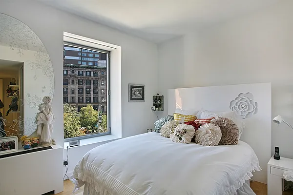 Sold by Corcoran | media 23