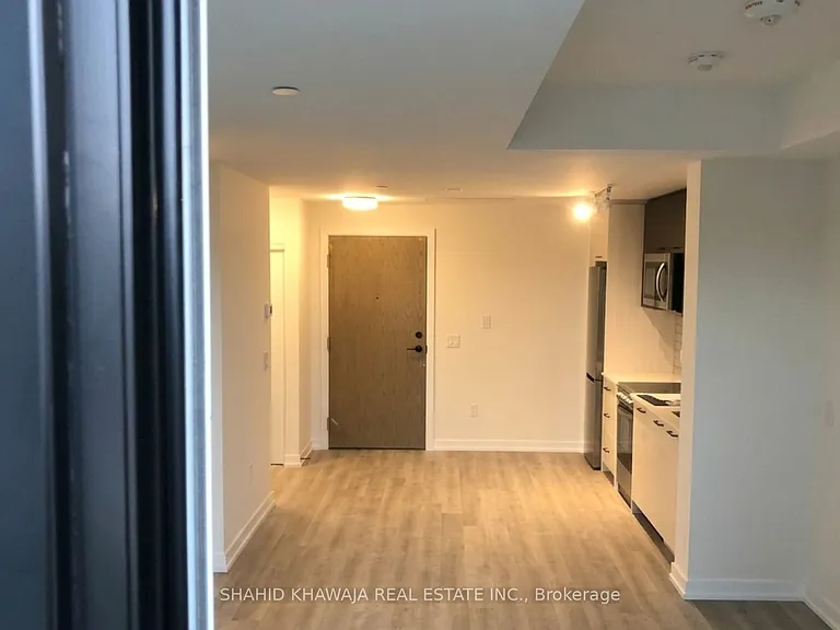 2300 Saint Clair Ave W #306 — Photo 2