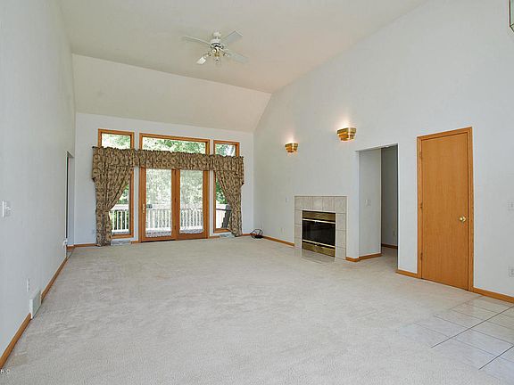 4th image of 100 Westchester Way