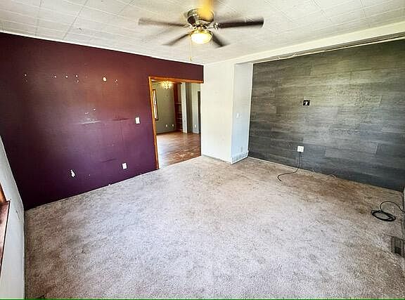 4th image of 449 Avenue G