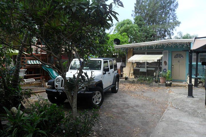 1st image of 557 Mercury St