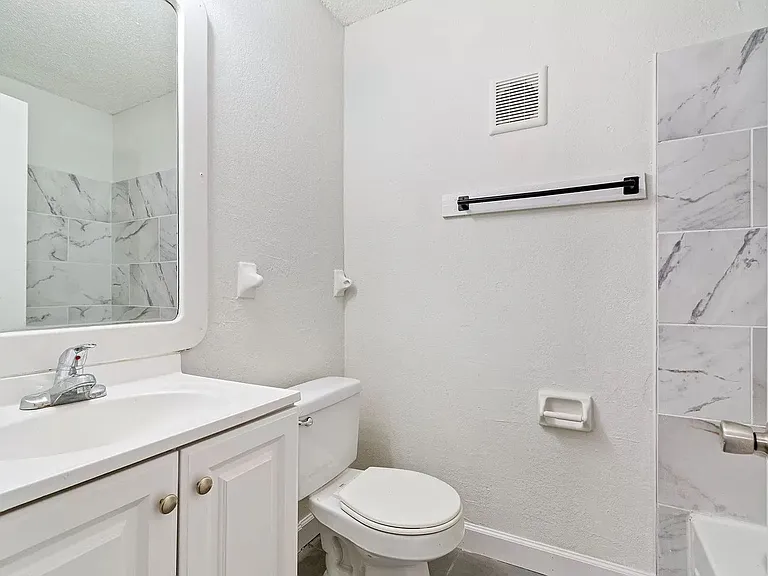 Pike Place Apartments — Photo 8