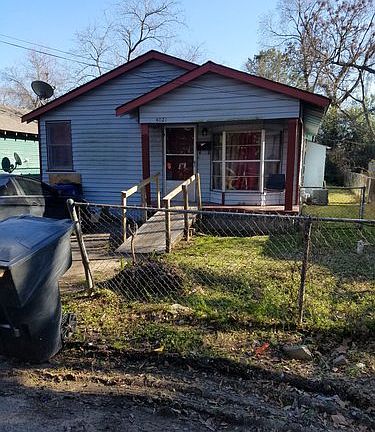 2nd image of 4021 Theo St