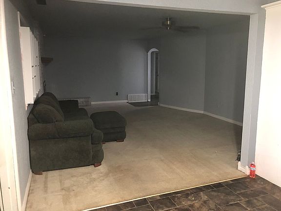3rd image of 2520 Edgewood Dr