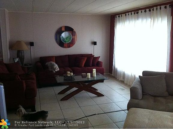3rd image of 2124 SW 52nd St