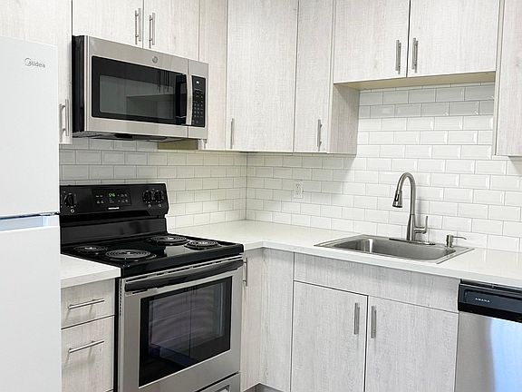 4th image of 14702 Washington Ave SW APT 1