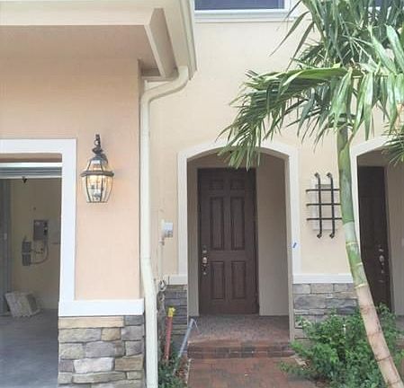 4th image of 5887 NW 56th Pl